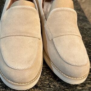 Naturalizer Beige Suede Loafers for Women